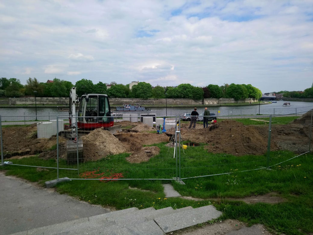 Kraków: Plaża przy Forum znika bezpowrotnie
