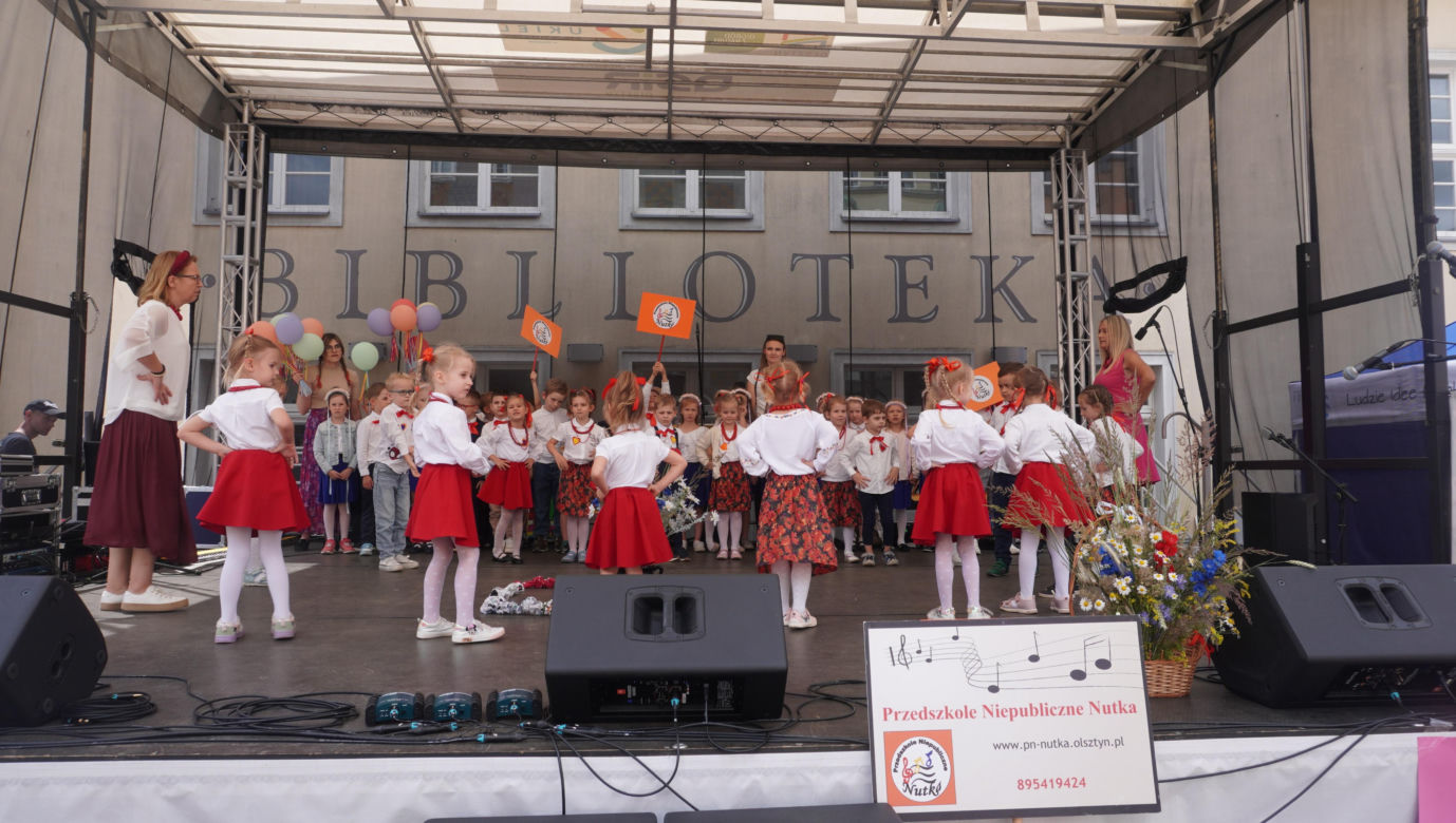 Dni Muzyki 2024  w Olsztynie. Stare Miasto opanowali miłośnicy tańca i śpiewu. Zobacz zdjęcia!