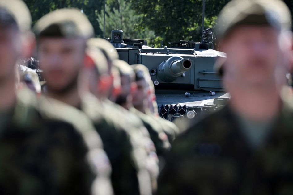 Koniec ery T-72 w Czechach. 42 czołgi Leopard 2A4 w komplecie
