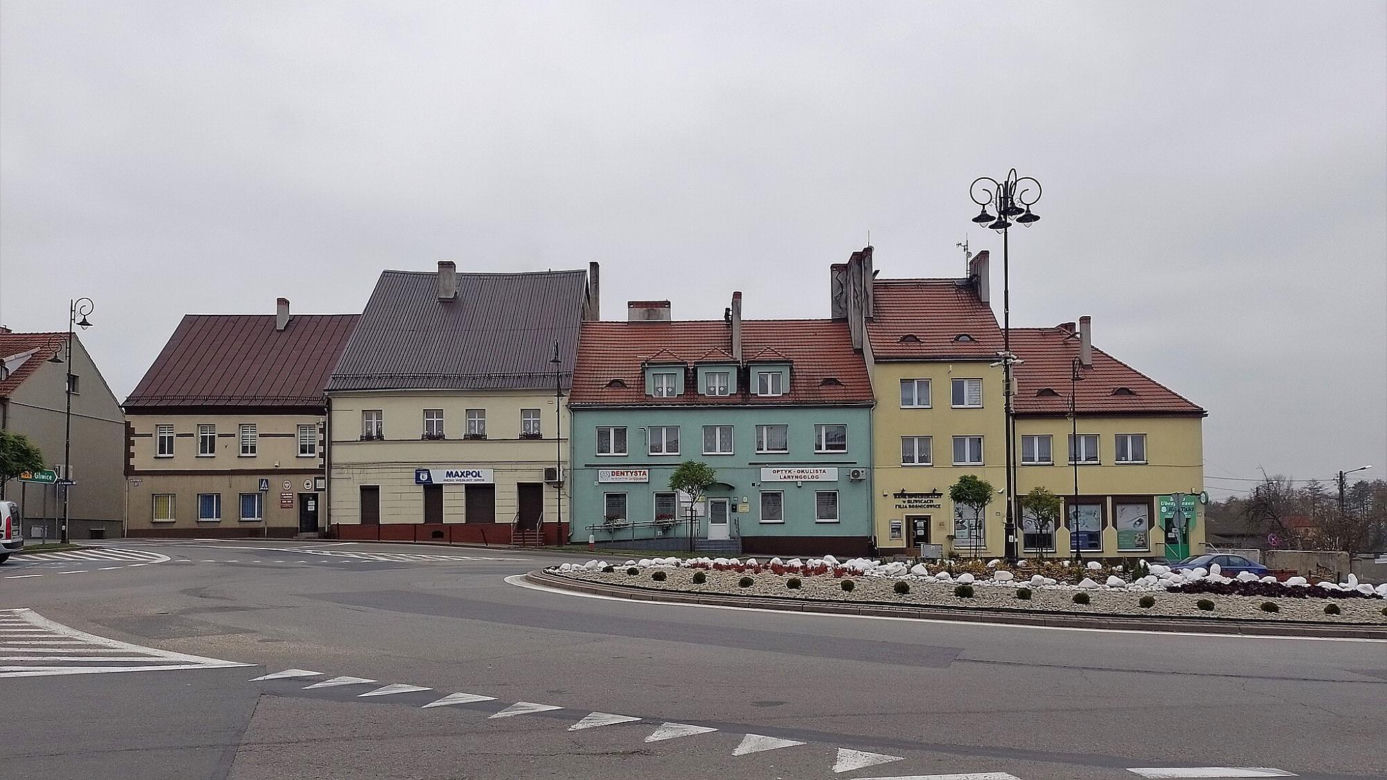 To jedno z najpiękniejszych miasteczek na Śląsku. Czaruje nie tylko rynkiem, ale też unikatowym pałacem