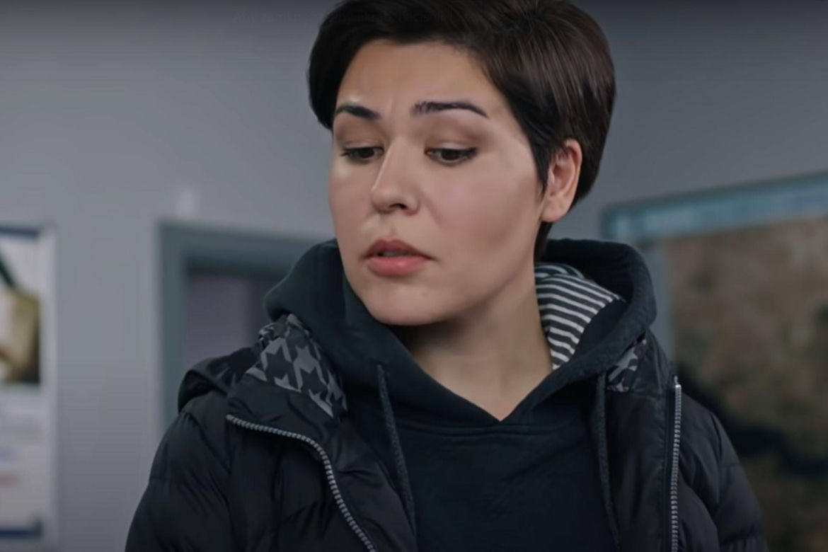 Özge Ağyar jako Czarna w serialu "Dziedzictwo" 