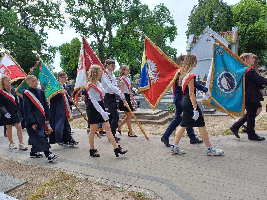 Pamięć o powstańcach żyje w Ostrzeszowie. Ulicami miasta przeszedł Marsz Pamięci [ZDJĘCIA]