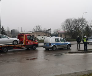 Wypadek radiowozu na Bohaterów Monte Cassino. Policjant i strażnik miejski w szpitalu  