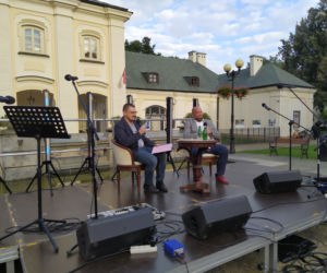Spotkanie autorskie Artura Ziontka i koncert siedleckich artystów przy fontannie 18.08.2021