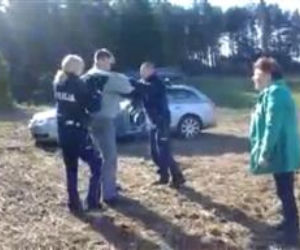 Policjanci z Bytowa próbują zatrzymać opornego kierowcę