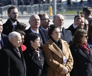 Rocznica katastrofy smoleńskiej. Prezydent Nawrocki uczcił pamięć zmarłych