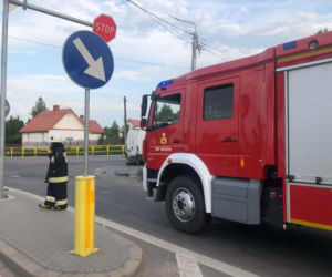 Wypadek w Knyszynie. Zderzenie dwóch busów zablokowało skrzyżowanie [ZDJĘCIA]