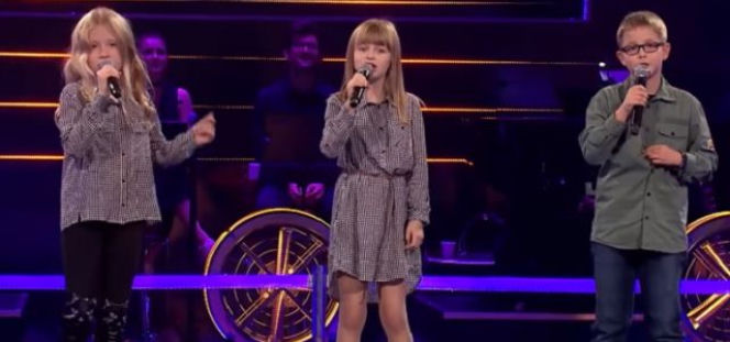 The Voice Kids – najmłodsze dzieci śpiewają 'Kasztany'. Wzruszyli wszystkich do łez!  