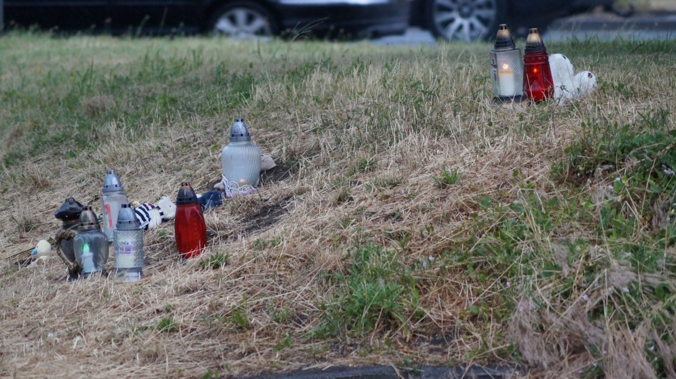 Korona księżniczki i pluszowe misie w miejscu tragedii! Tu zginęła 12-letnia Wiktoria [ZDJĘCIA, WIDE]