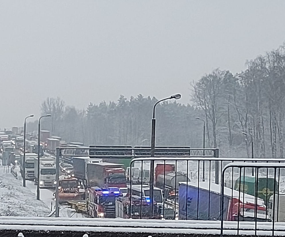 FATALNE warunki na drogach w śląskiem. Jest mnóstwo wypadków i stłuczek