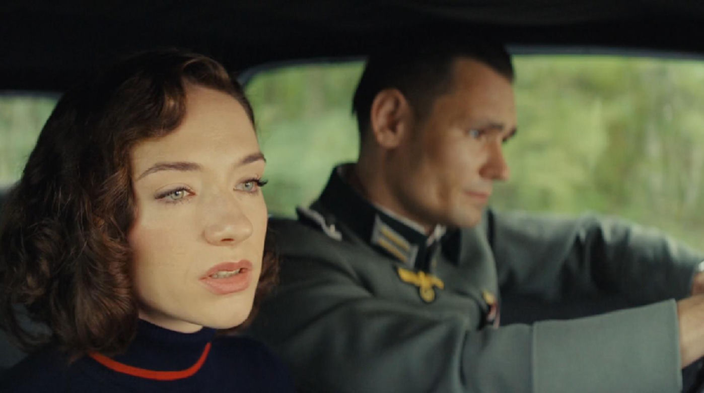 Zatoka szpiegów, odcinek 13. Eva (Sonia Mietielica), Franz (Bartosz Gelner)