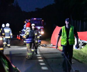 Koszmarny wypadek na DK3. Auto odbijało się od TIR-ów jak resorak. Kierowca zmasakrowany