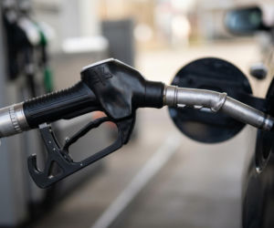 Hurtowe ceny paliw 1.04.2026 - roszady w cennikach: benzyna drożeje, diesel z korektą w dół