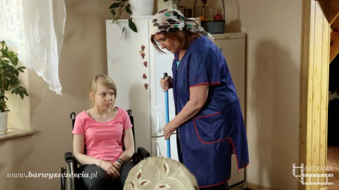 Barwy szczęścia odcinek 1371. Waleria Koszyk (Ewa Ziętek), Ela (Agnieszka Homańska)