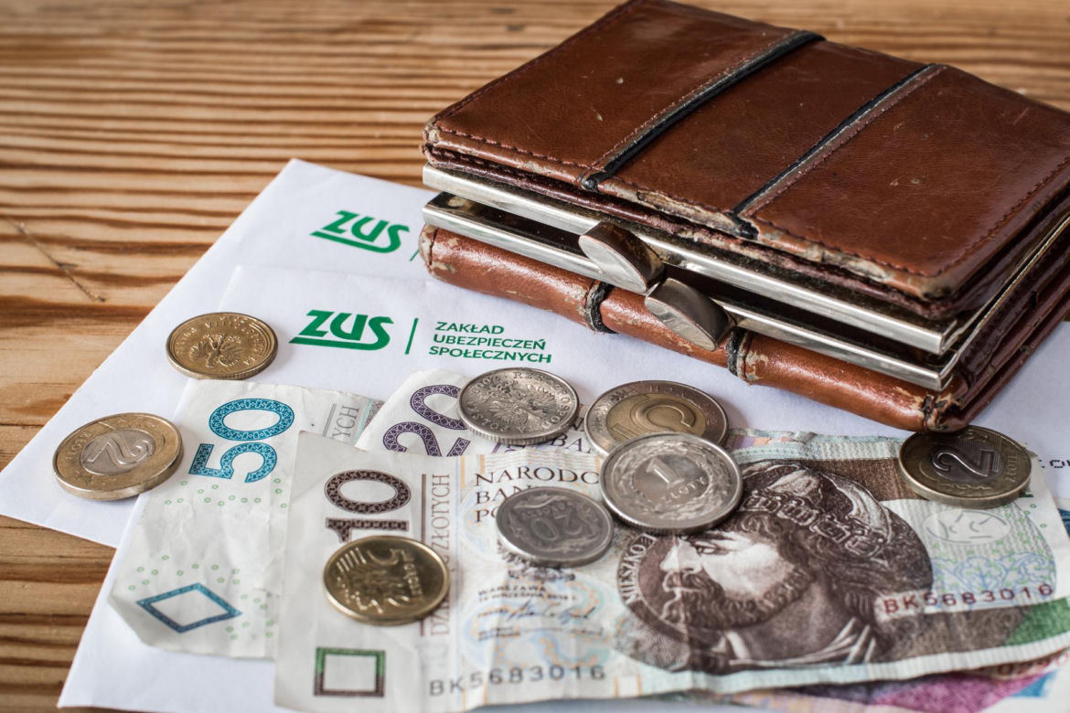 Koniec przywilejów! Rząd Tuska każe płacić pierwszej damie, księżom i rolnikom
