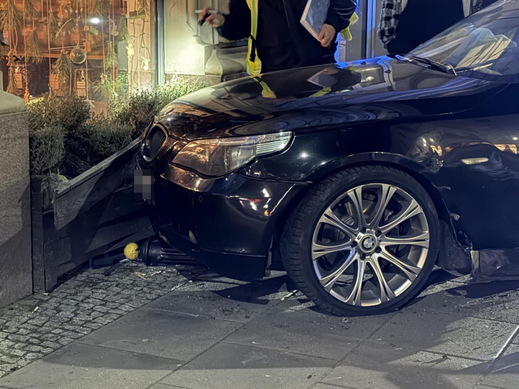 Obywatel Rosji driftował po Placu Zbawiciela