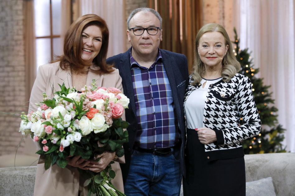 Katarzyna Dowbor obsypana kwiatami w "Pytaniu na śniadanie"
