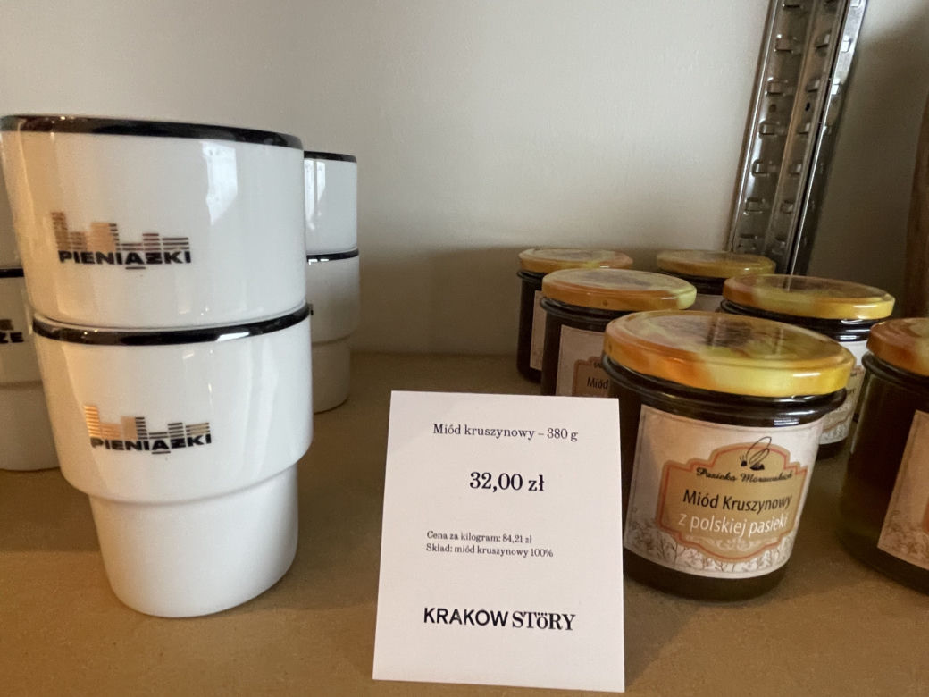 Absurdalne ceny w sklepie miejskim Kraków Story? Sprawdziliśmy, jak jest naprawdę