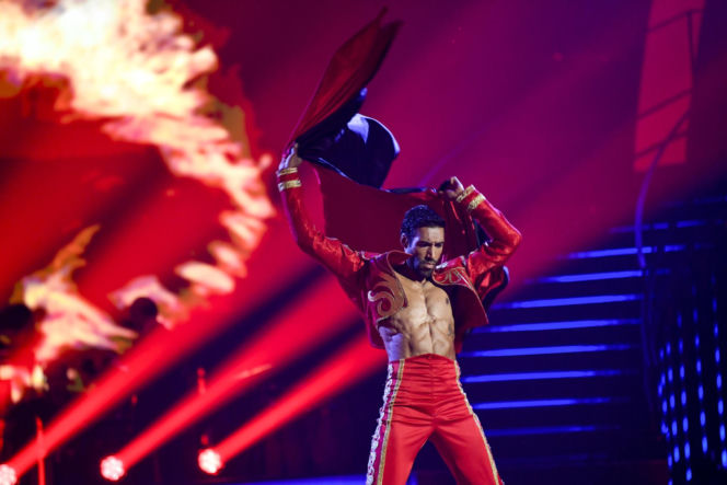 Gamou Fall przekazał bolero na aukcję charytatywną