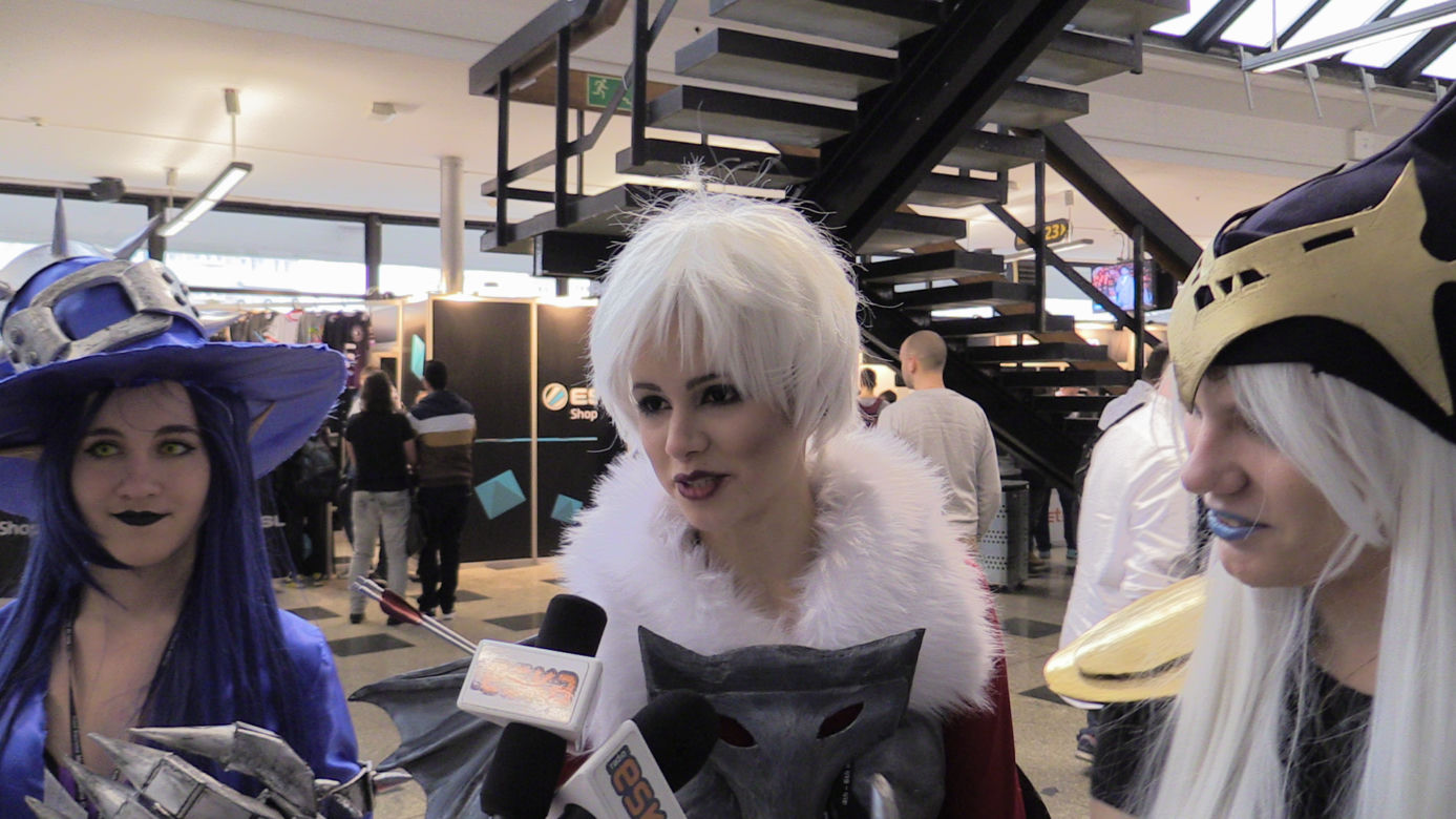Hostessy i cosplay'e na IEM 2016