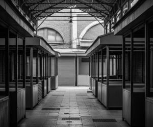 Targowisko Na Zrazowskiem. Co skrywa historia warszawskiego handlu?