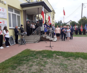 Dąbrówka Stany, gmina Skórzec: nowym wozem strażackim, po nowej drodze, do nowej szkoły