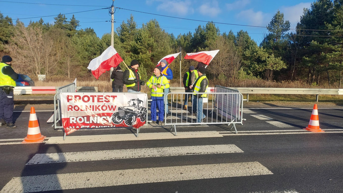 Rolnicy z woj. lubelskiego protestowali, bo mają dość unijnej polityki rolnej. Nie chcą zboża technicznego z Ameryki Południowej