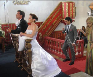 Nieposkromiona miłość (Amor bravio). Ślub Camili (Silvia Navarro) i Daniela (Cristian de la Fuente)