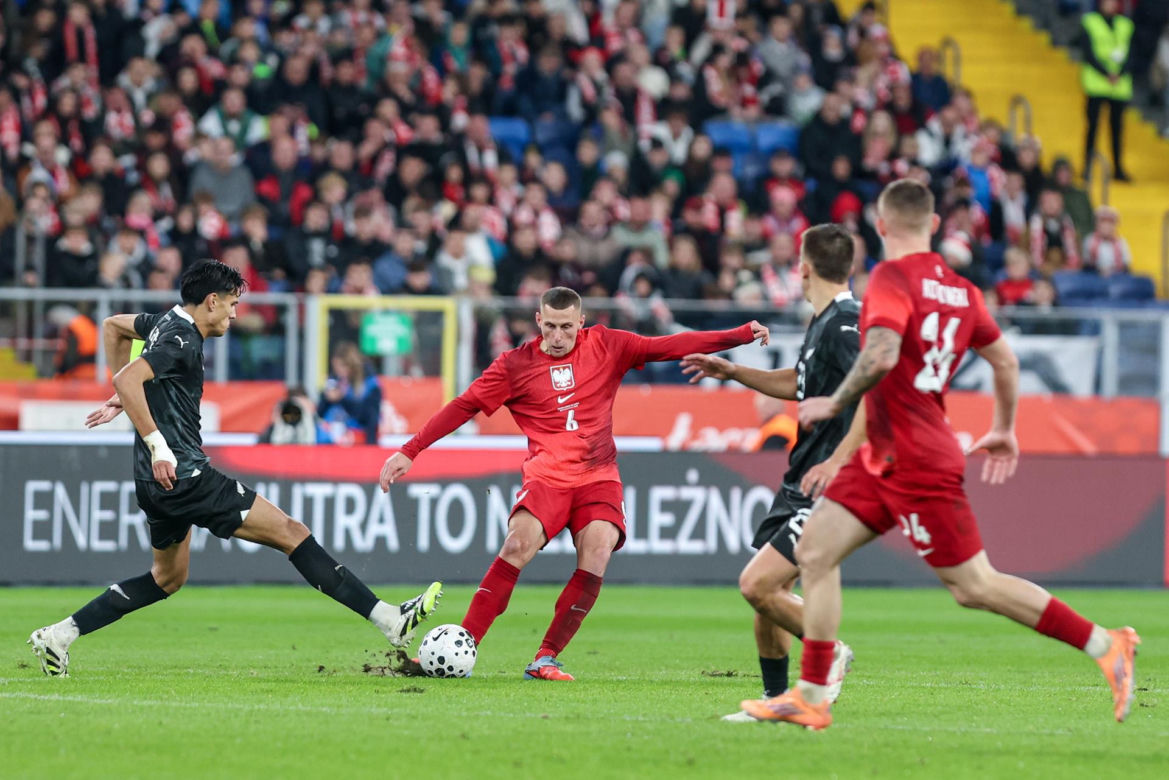 Ponury widok na trybunach podczas meczu Polska - Nowa Zelandia