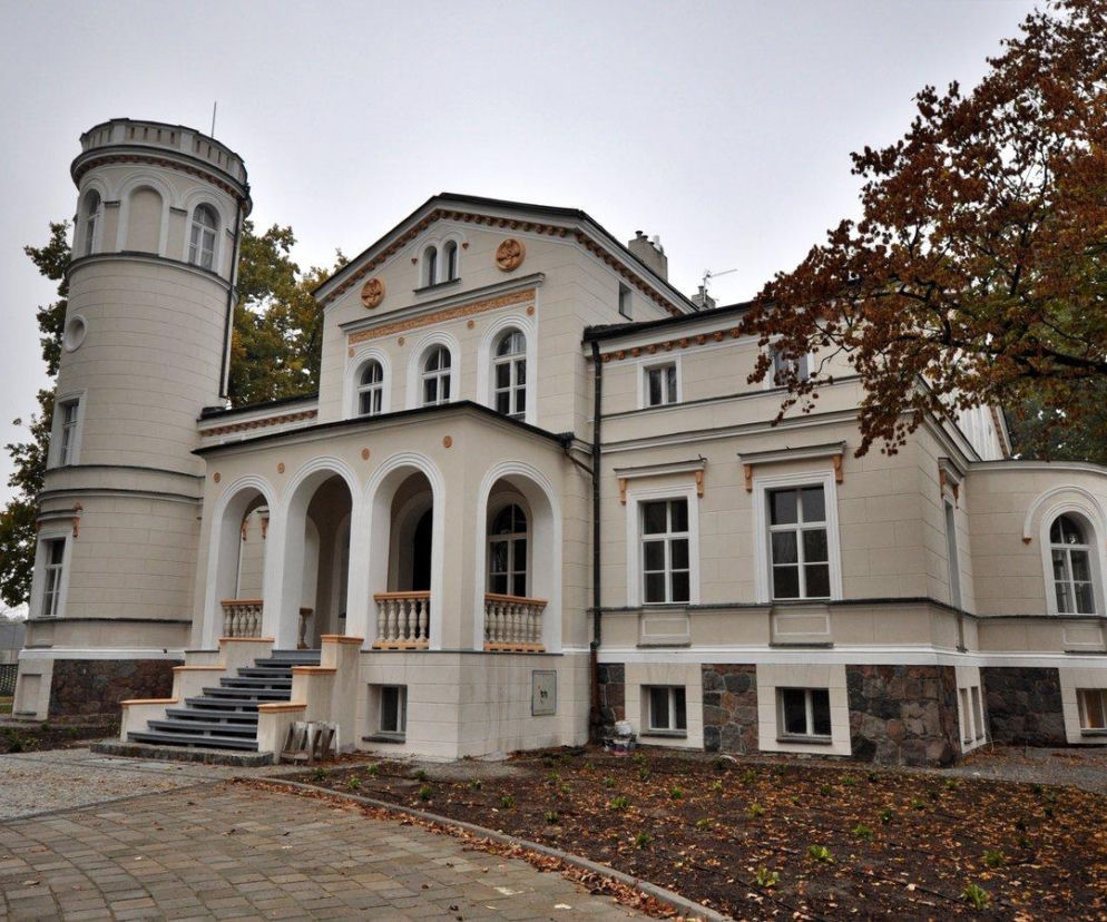 Zapomniana perła Wielkopolski: Odkryj neorenesansowy pałac w Dobramyśli [ZDJĘCIA]