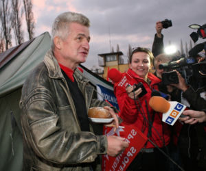 Ikonowicz wyszedł z aresztu