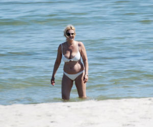 65-letnia seksbomba olśnila Juratę