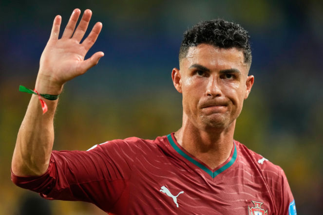 Cały świat drwi z Cristiano Ronaldo po starciu z Polakiem! Te pudła trzeba zobaczyć