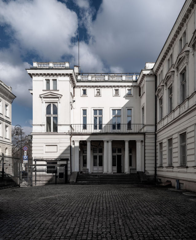 Art Warsaw Villa Róż: Ponad 50 galerii sztuki współczesnej z Polski i świata - wystawy, performansy i inne