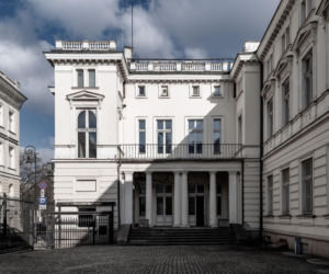 Art Warsaw Villa Róż: Ponad 50 galerii sztuki współczesnej z Polski i świata - wystawy, performansy i inne