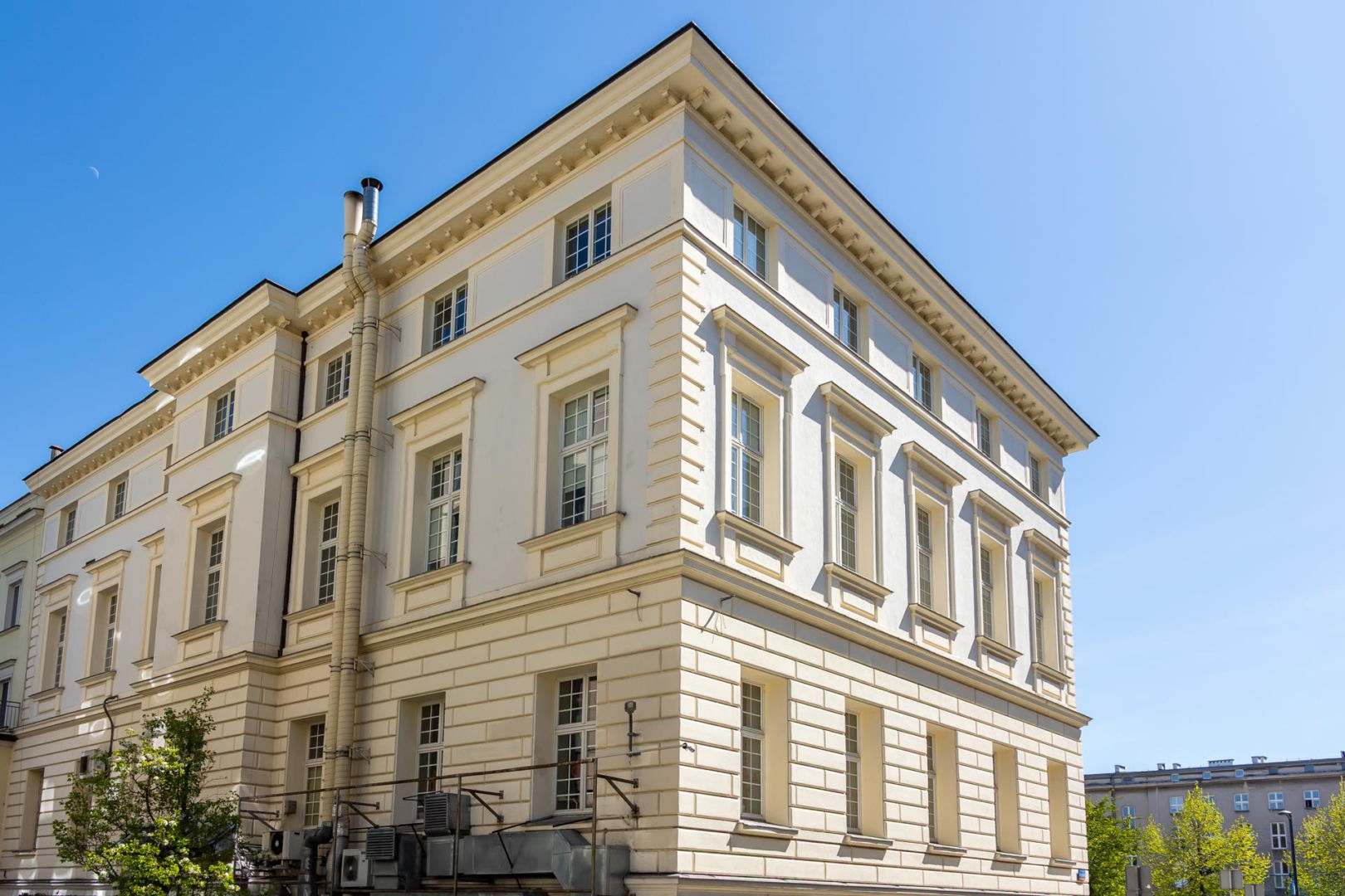 Foksal 10 w Warszawie