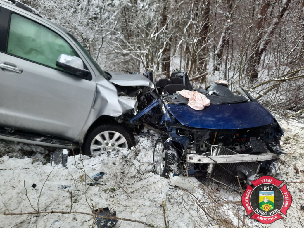 Koszmarny wypadek pod Zawierciem! Nie żyje 31-latka. Dziecko w szpitalu w Katowicach