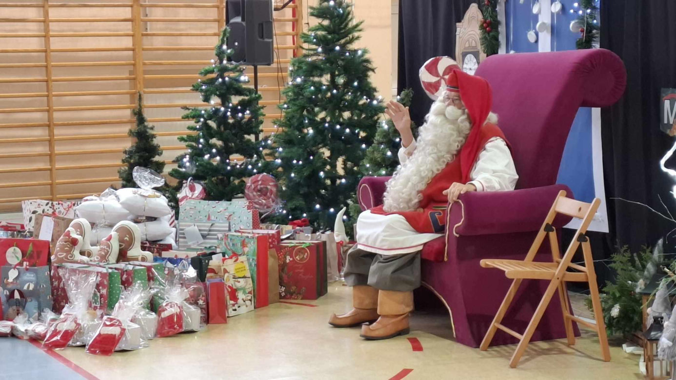 Mikołaj z Rovaniemi odwiedził uczniów Szkoły Podstawowej Specjalnej nr 19