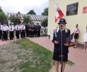 Dąbrówka Stany, gmina Skórzec: nowym wozem strażackim, po nowej drodze, do nowej szkoły