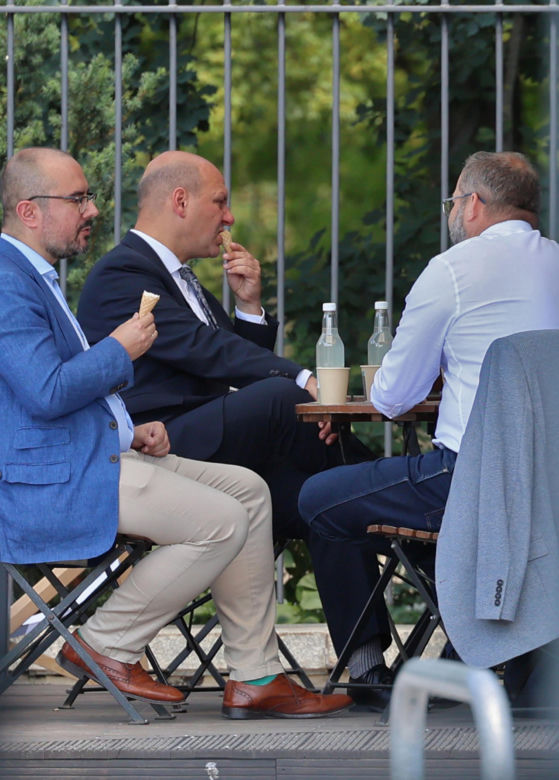 Posłowie PiS poszli na lody