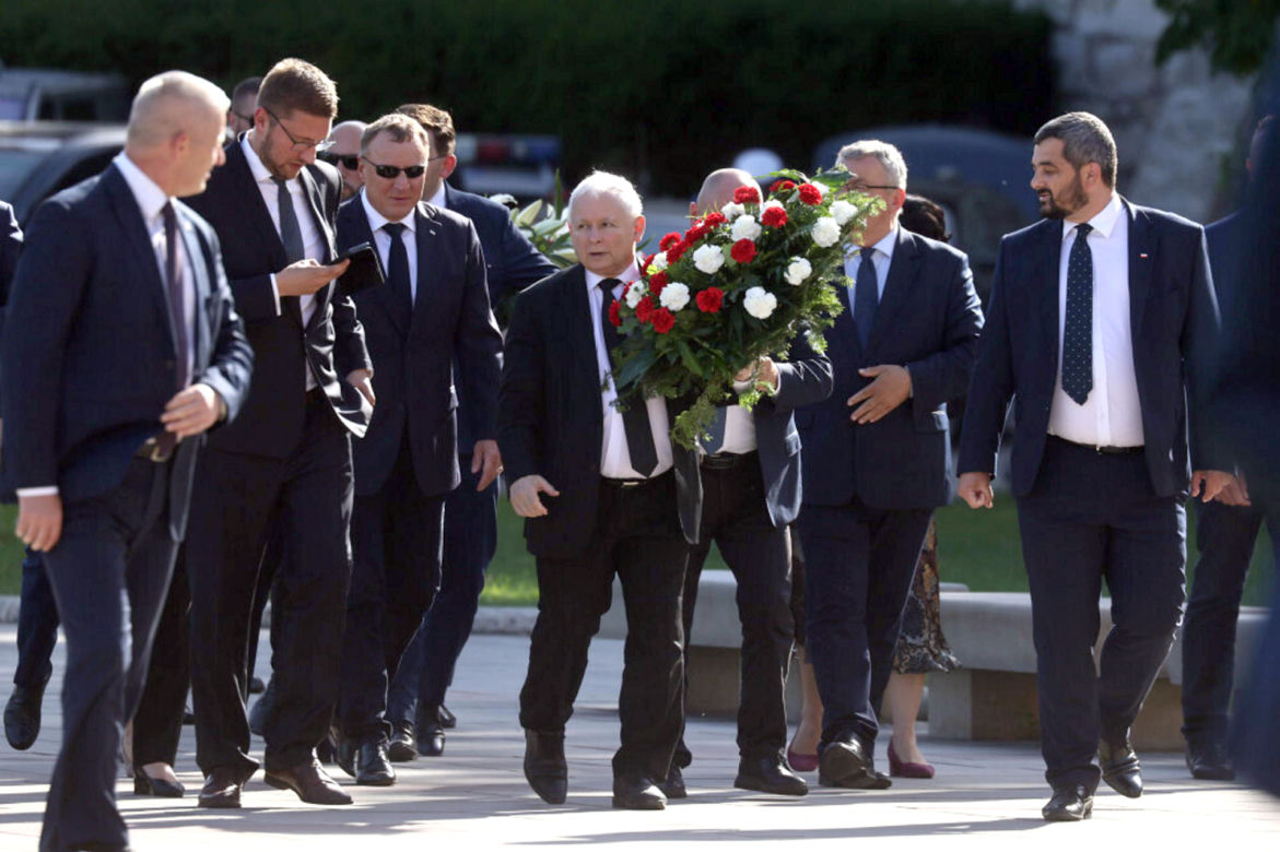 Na Wawelu msza w 73. rocznicę urodzin Lecha Kaczyńskiego