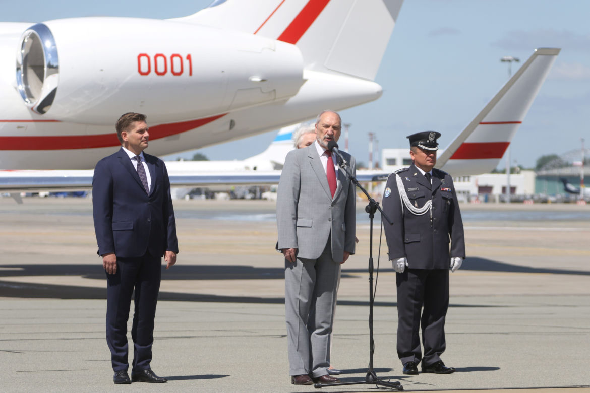 Antoni Macierewicz. Za 32 000 zł opowiadał o Smoleńsku 