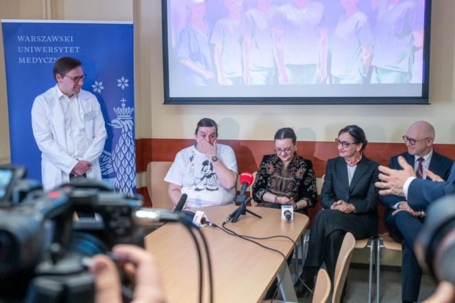 Lekarze WUM usunęli guza z wątroby poza ciałem. Pierwsza taka operacja w Polsce