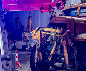 Wyciągnęli 63-letnią maszynę do odśnieżania