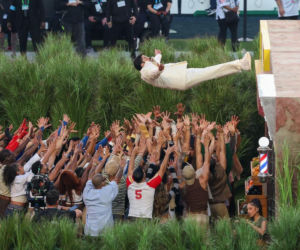 Halftime show na Super Bowl 2026: Bad Bunny, Lady Gaga, Pedro Pascal, Cardi B, John Bon Jovi i smaczki polityczne