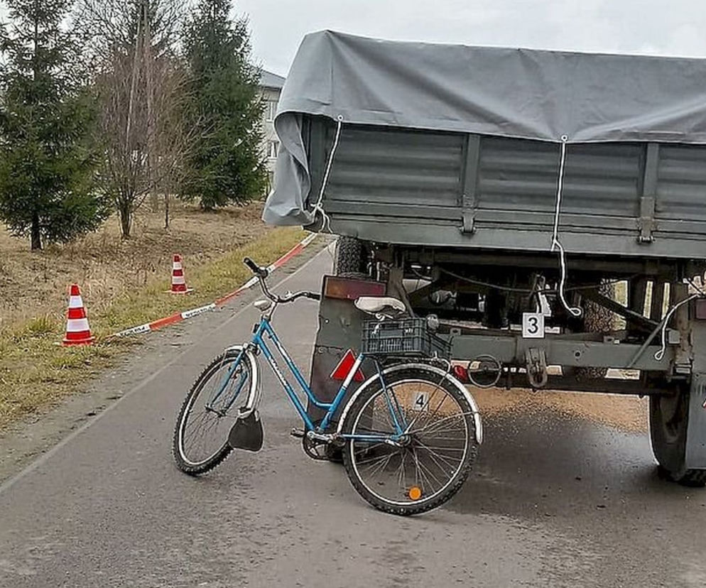 Tarnoszyn: Rowerzysta ZGINĄŁ pod kołami przyczepy. MAKABRYCZNY wypadek