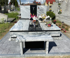 Morderca poćwiartował ciało 23-letniej Pauliny. Grób Pauliny P. (+23) na cmentarzu parafialnym w Nowogrodzie (woj. podlaskie).
