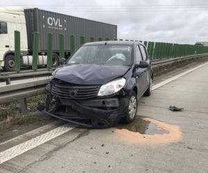 Wypadek A4 dacia wjechała w bariery