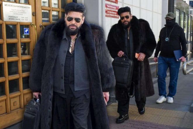 Odziany w futro Krzysztof Rutkowski ponownie wyprawił się do sądu. Tak wyglądał na rozprawie