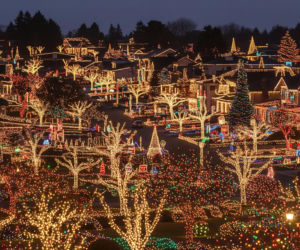 Świąteczne iluminacje w Świętokrzyskiem. Gmina Pawłów zachwyca, ale czy to tam jest najwięcej światełek?